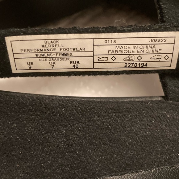 Women’s Black Merrell performance sandal. - Picture 4 of 5